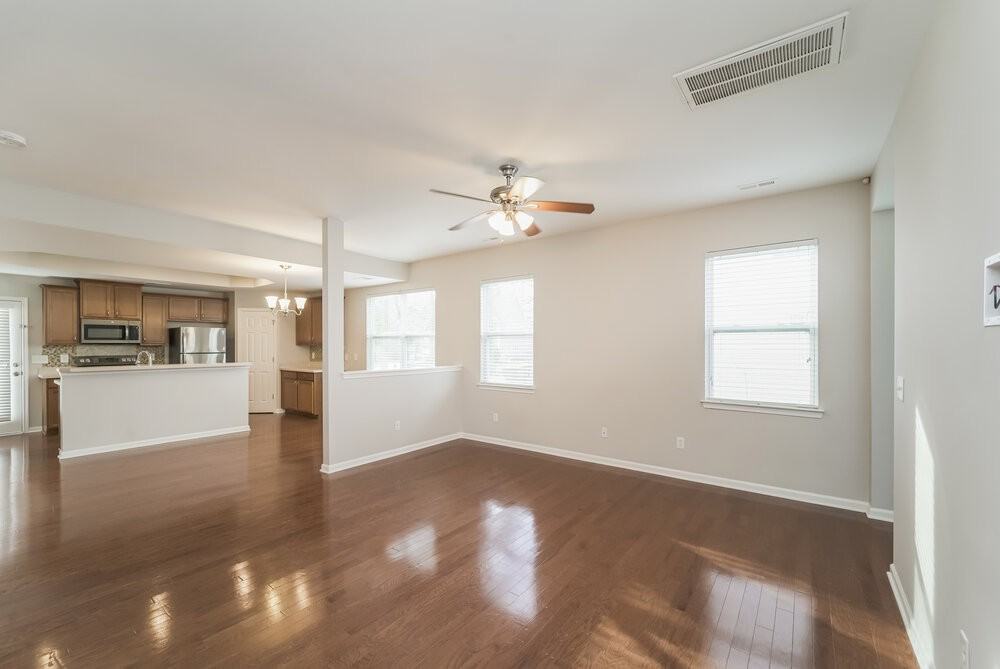 701 Hicklin Dr - Photo 5 of 20