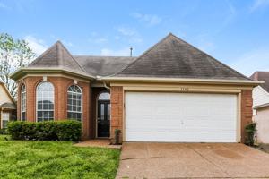 featured image of 1142 Red Fern Cir W