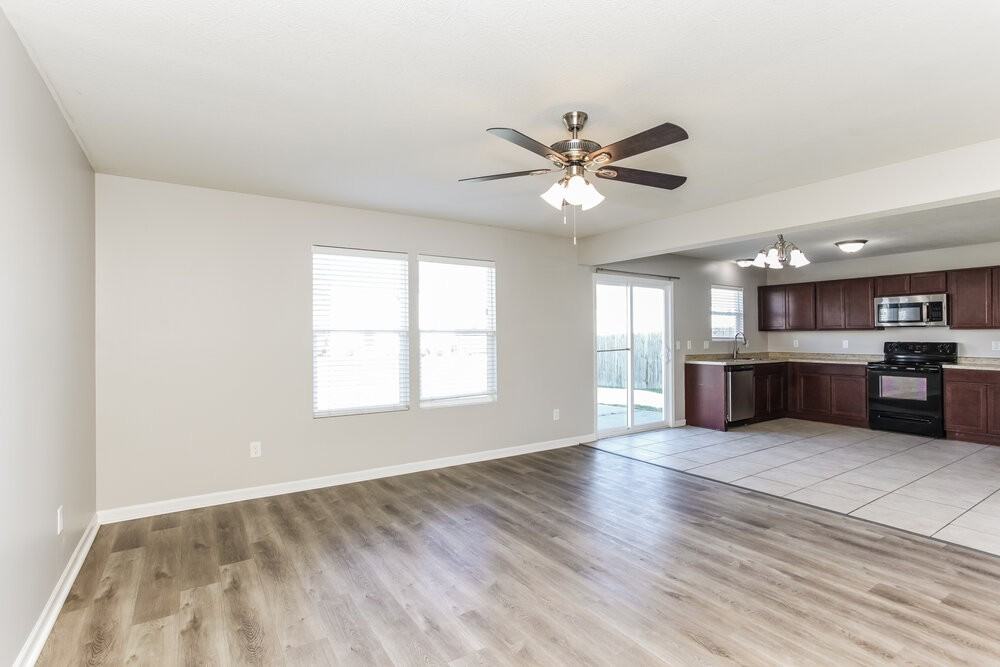 8110 Grove Berry Dr - Photo 6 of 17