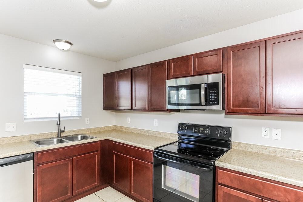 8110 Grove Berry Dr - Photo 7 of 17