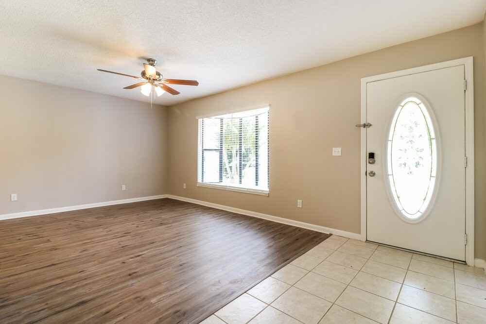 17507 Cranbrook Dr - Photo 4 of 19