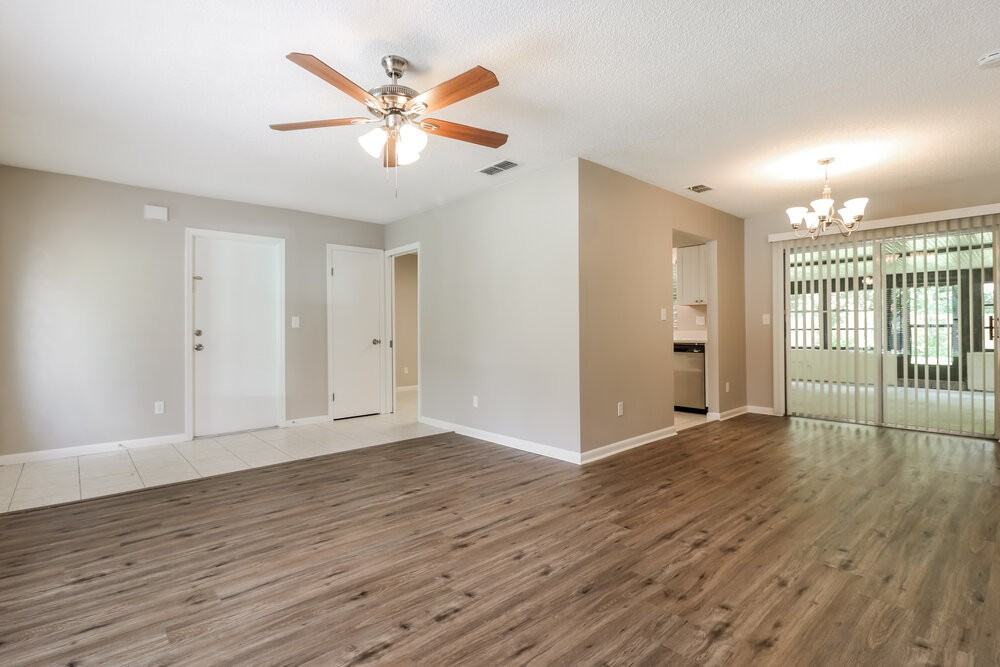 17507 Cranbrook Dr - Photo 5 of 19