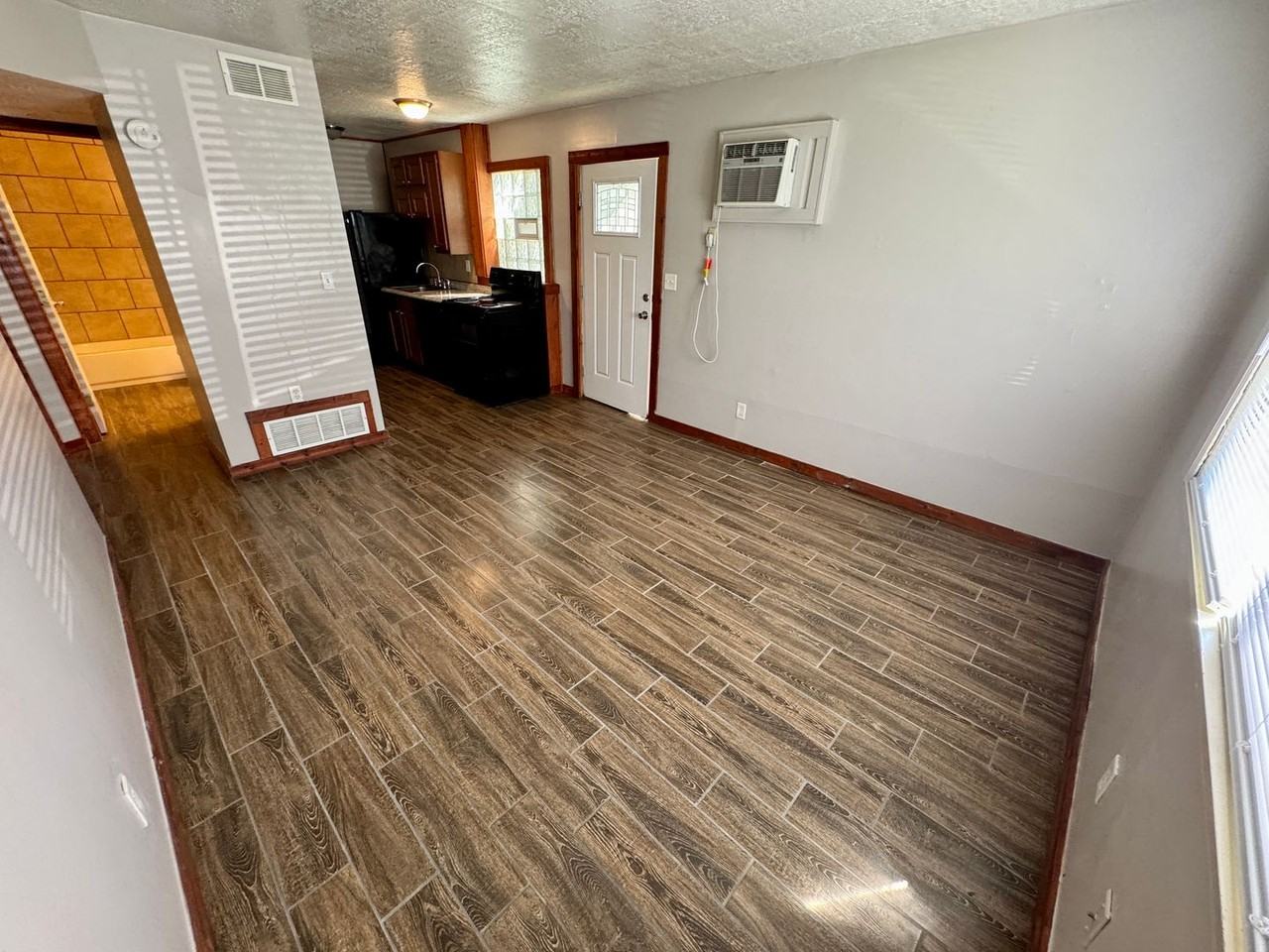 453-455 E. 16th Ave - Photo 4 of 28