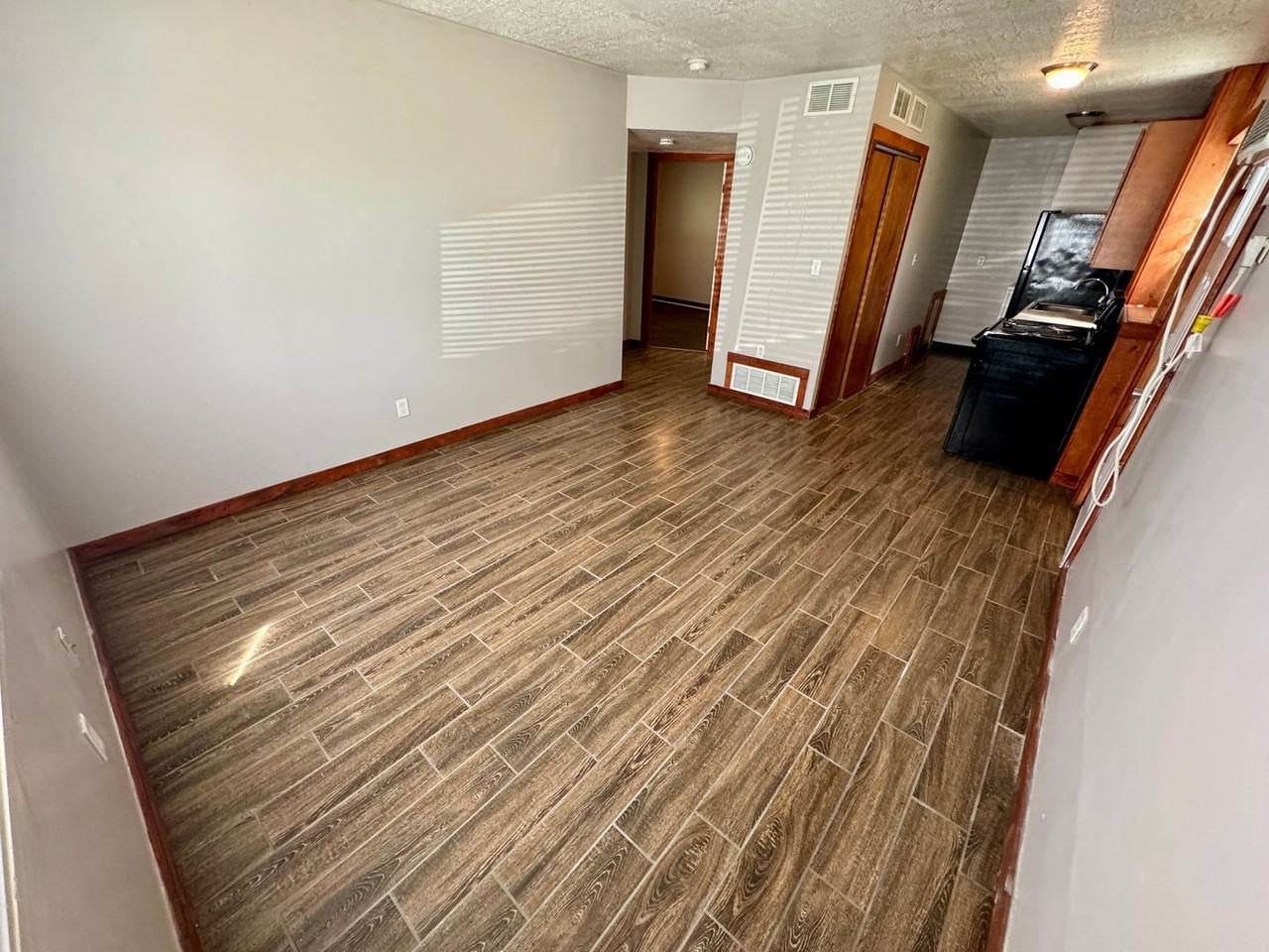 453-455 E. 16th Ave - Photo 5 of 28