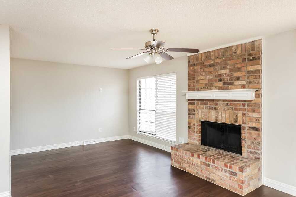 6001 Farmingdale Dr - Photo 6 of 20