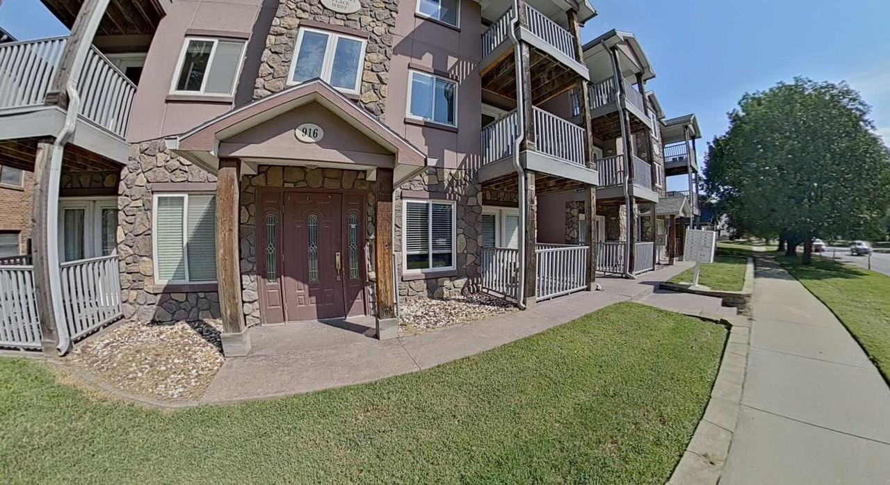 916 Bluemont Ave - Photo 2 of 7