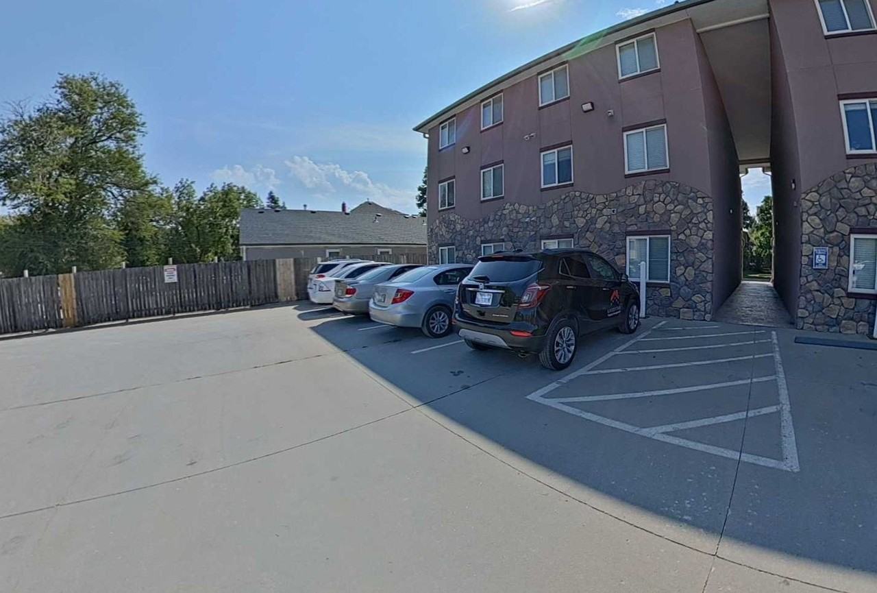 916 Bluemont Ave - Photo 5 of 7