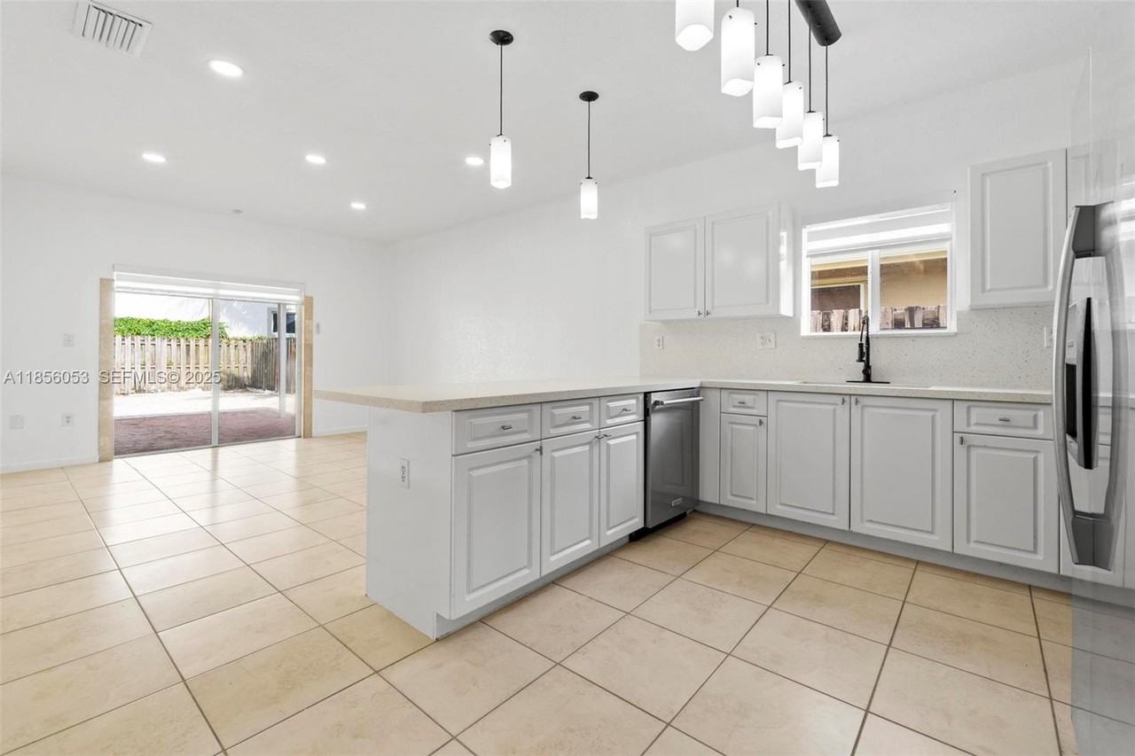 9590 Northwest 24th Place #9590 - Photo 5 of 7