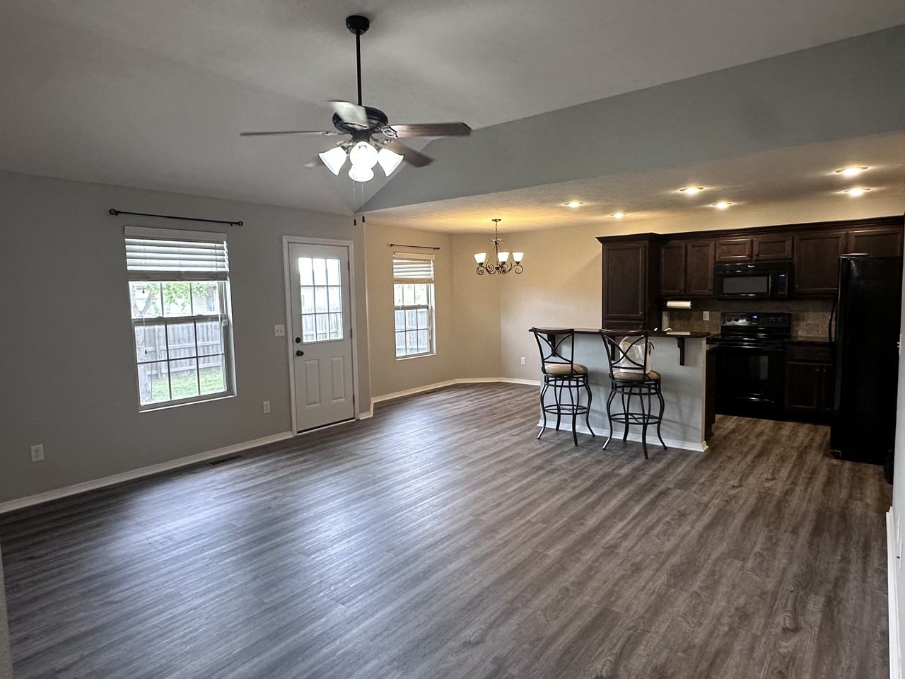 2005 S Ozark Ave #NA - Photo 4 of 28