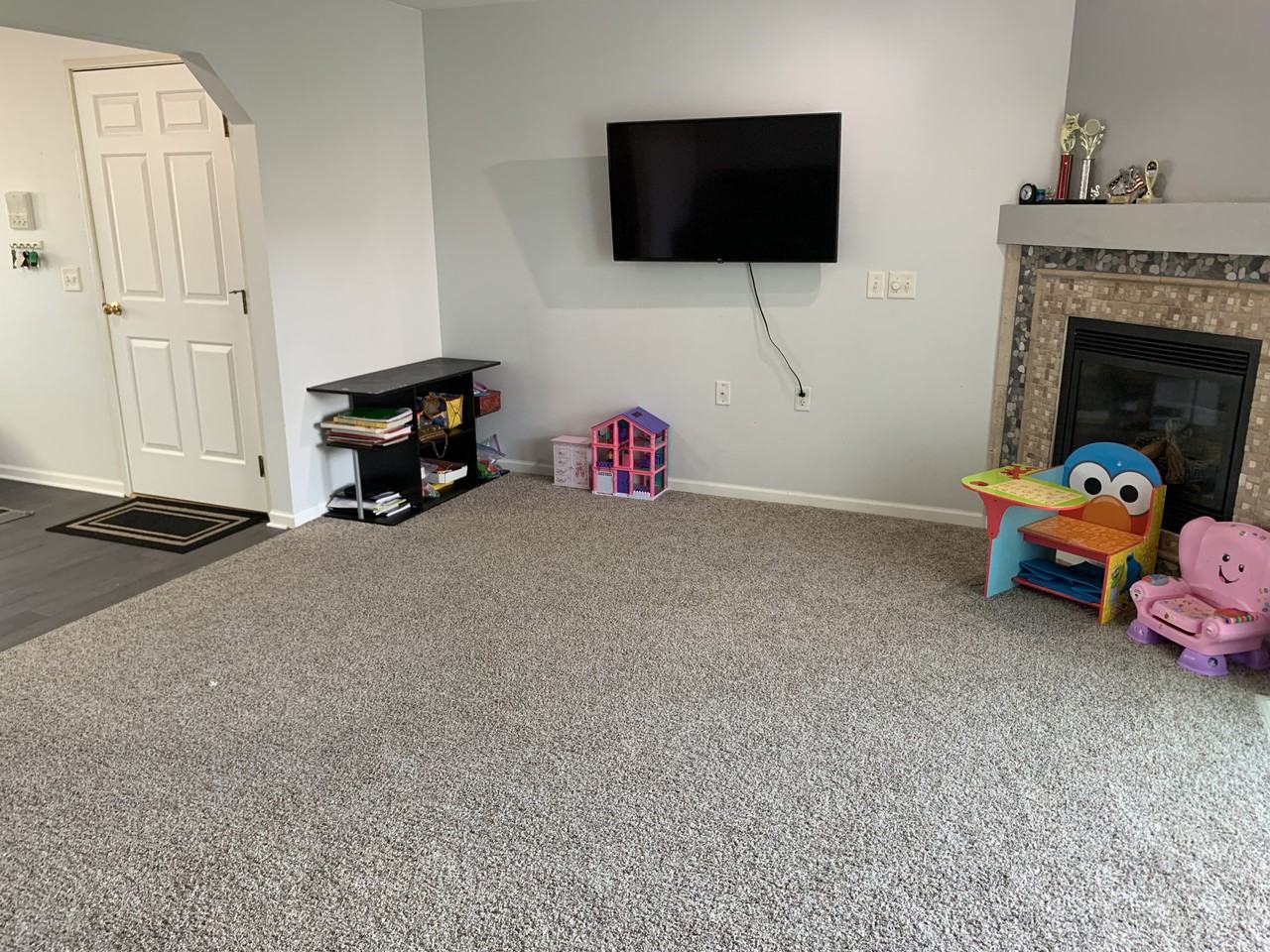 3035 Selkirk Dr #4 - Photo 4 of 24