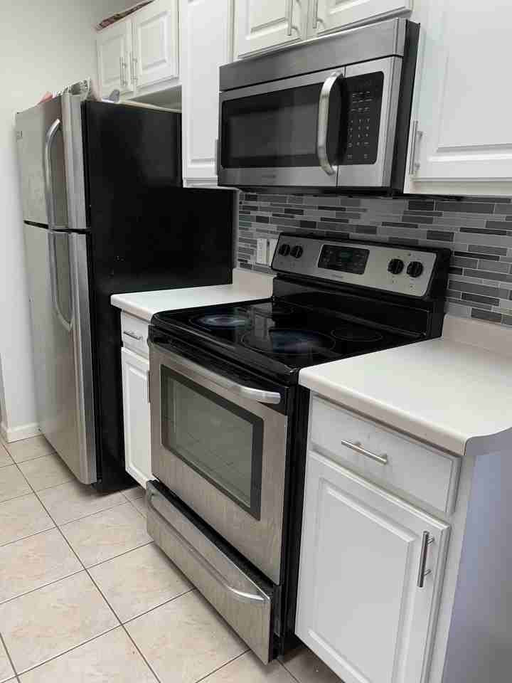 3035 Selkirk Dr #4 - Photo 6 of 24