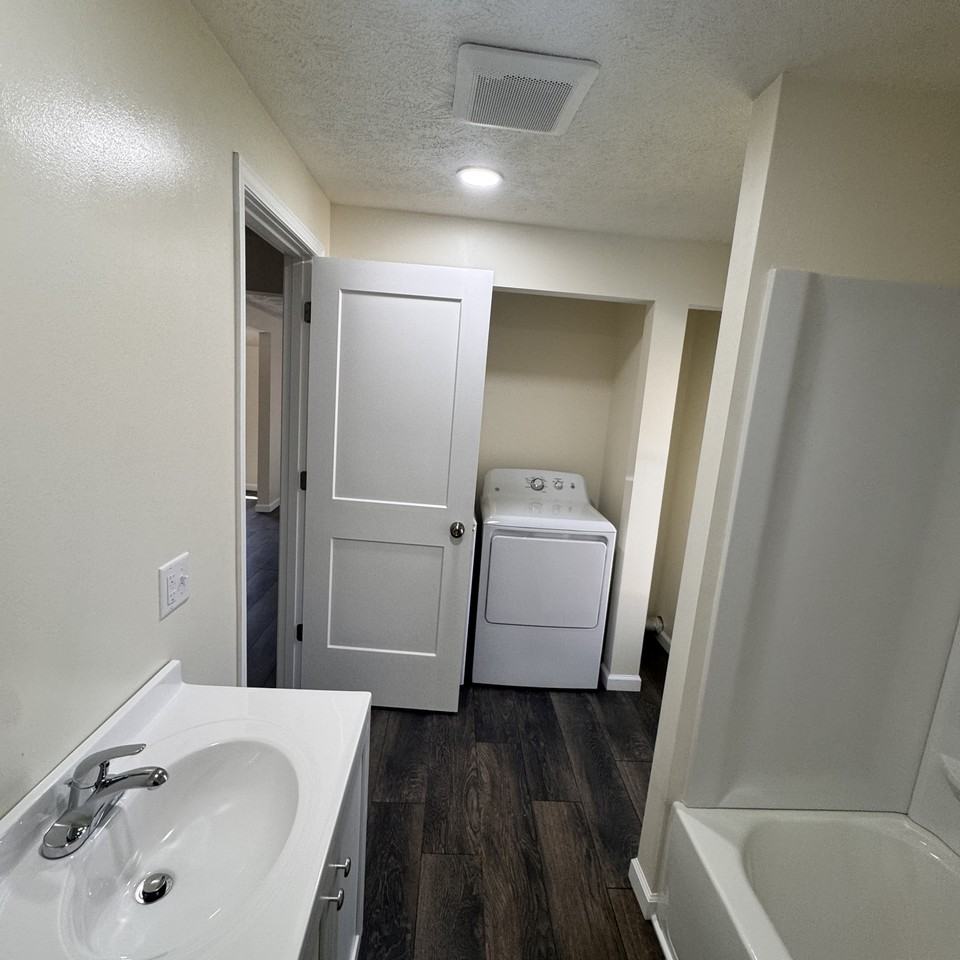 508 Morrison Ave #2 - Photo 3 of 9