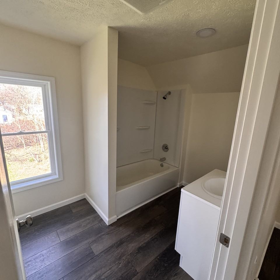 508 Morrison Ave #2 - Photo 4 of 9