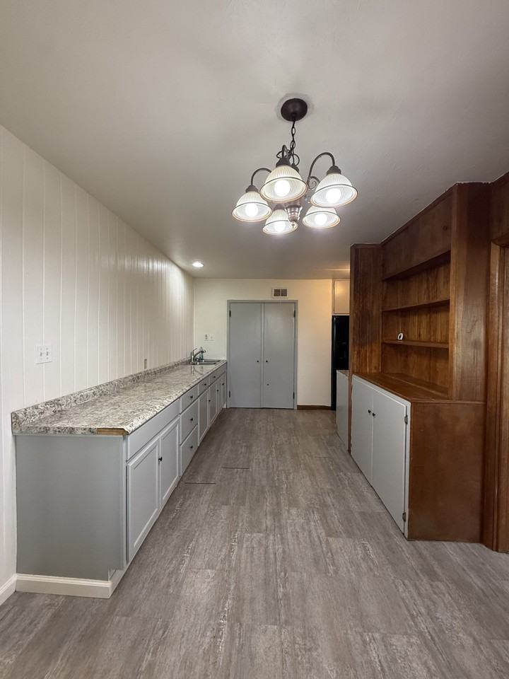 266 Sutherland Drive #NA - Photo 7 of 12