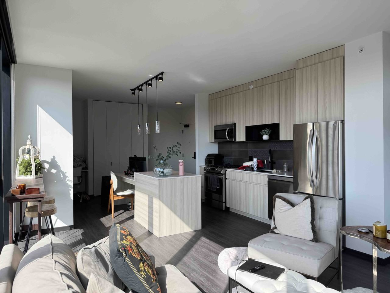 1401 W Randolph St #609 - Photo 5 of 26