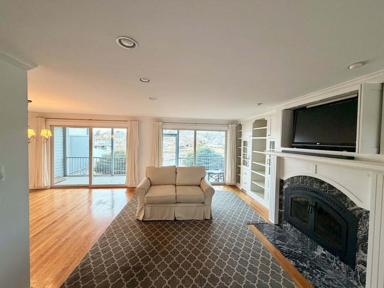 13 Stage Neck Rd #2 - Photo 5 of 23