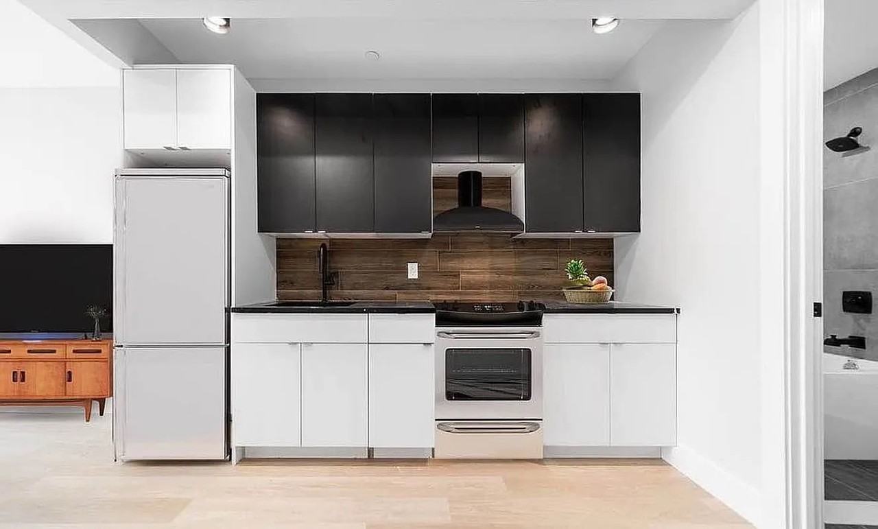 1245 New York Ave #6 - Photo 3 of 4