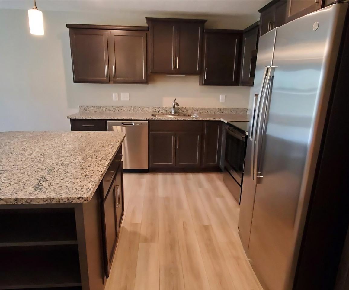686 Daphne Way #686 - Photo 7 of 24