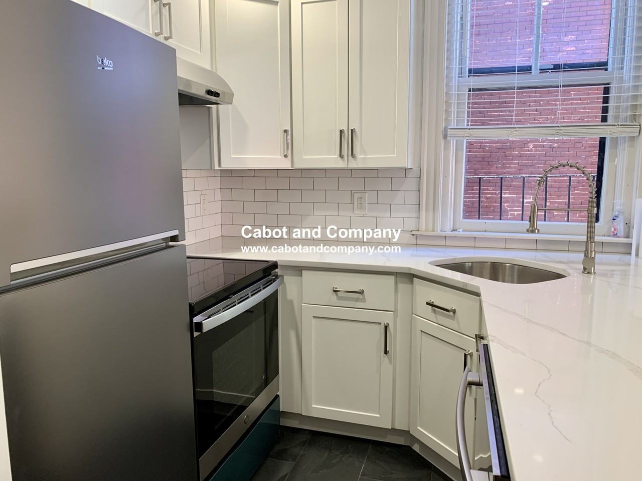 428 Marlborough St #4A - Photo 5 of 10