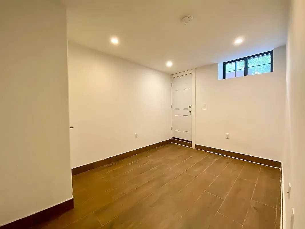 105 Harman St #1 - Photo 4 of 7