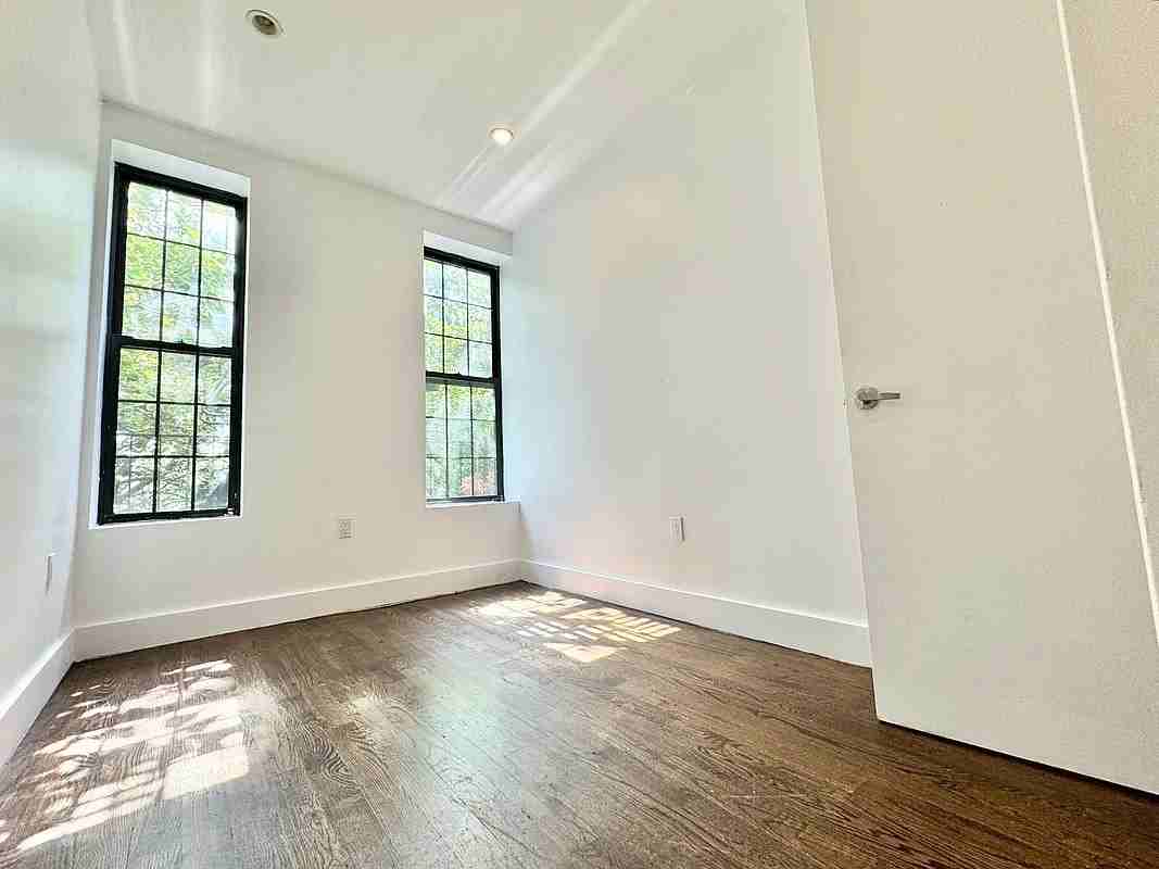 558 Kosciuszko St #8 - Photo 2 of 7