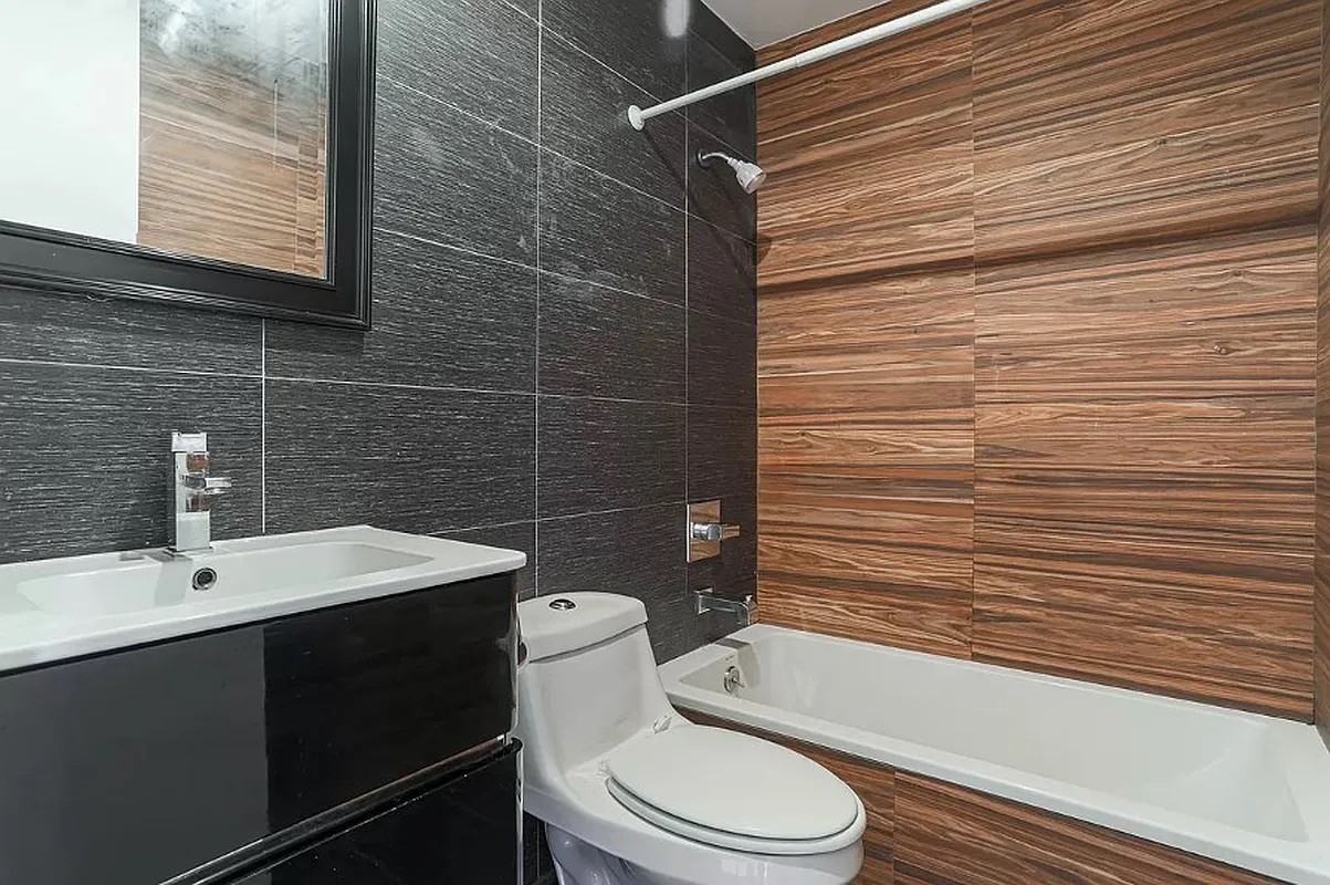 558 Kosciuszko St #8 - Photo 7 of 7