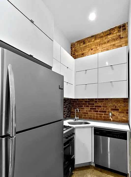 753 Lexington Ave #1 - Photo 3 of 8