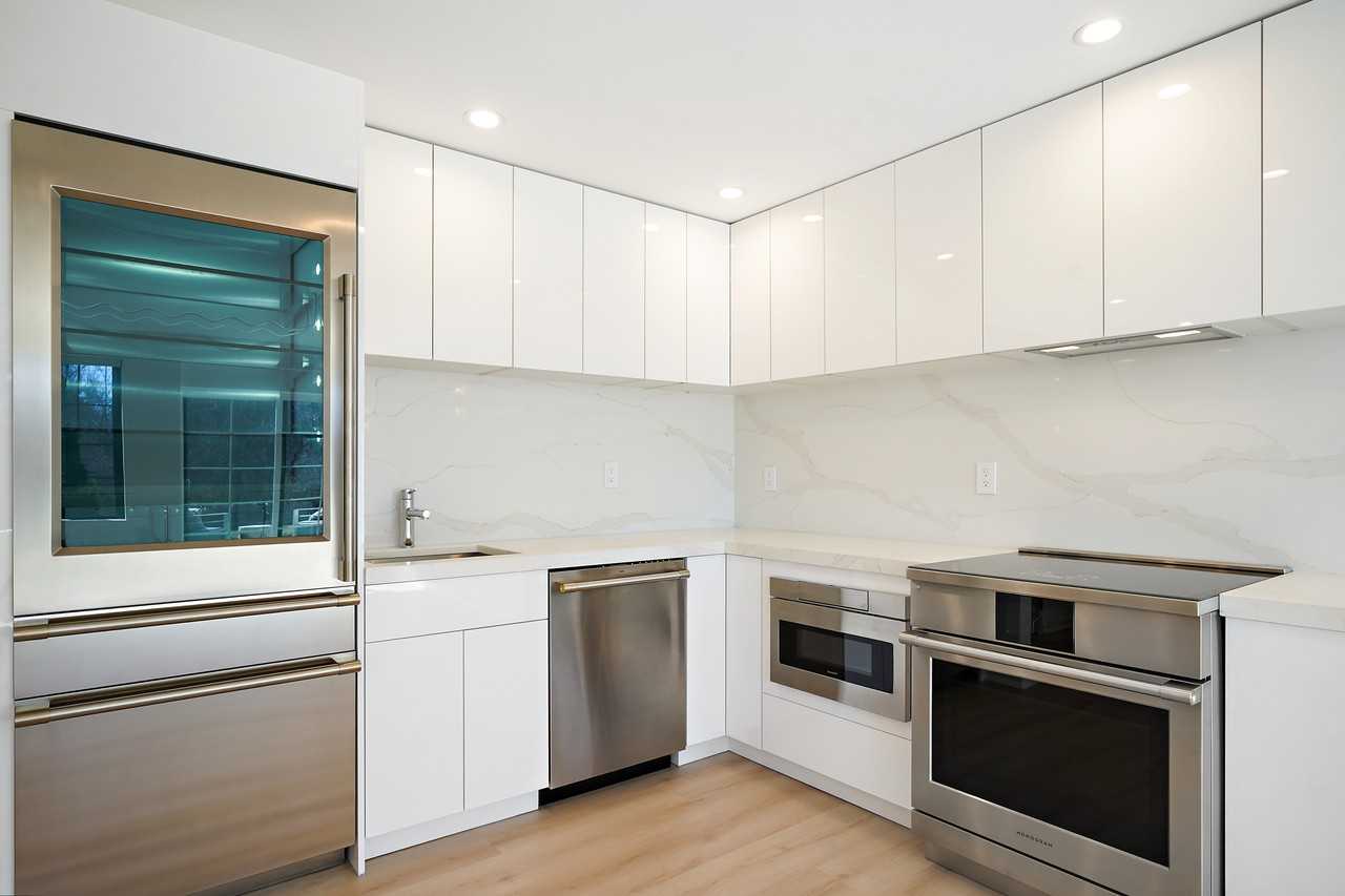 1188 King Street #102 - Photo 4 of 7