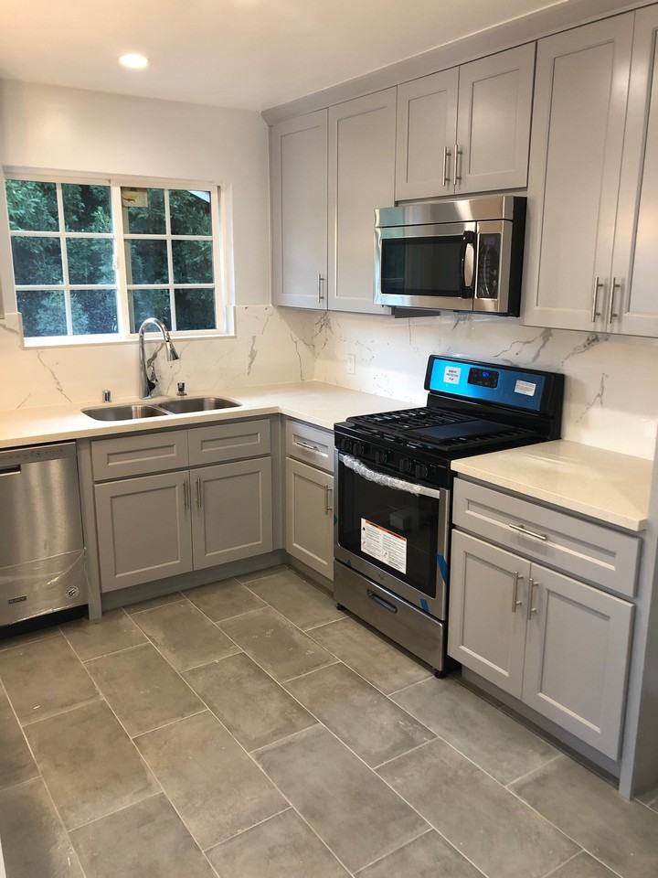 143 North Hamilton Drive #H - Photo 2 of 13