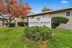 featured image of 1576 Heather Dr #104