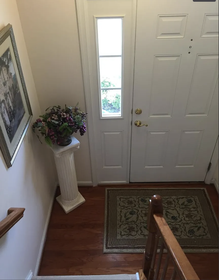 564 Edmonton Terrace Northeast - Photo 4 of 46