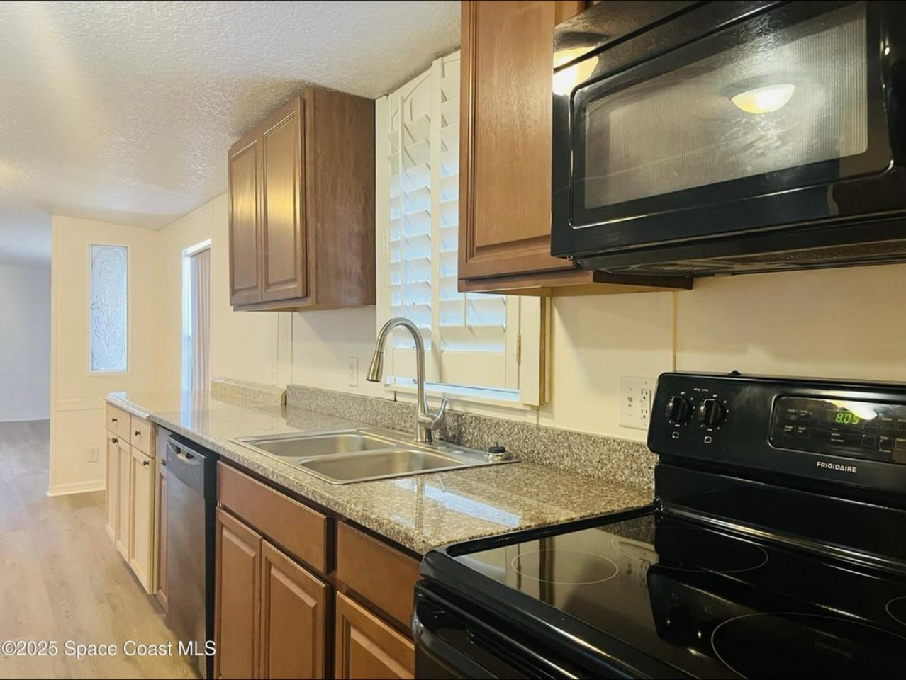 1641 Ridge Dr #NA - Photo 4 of 17