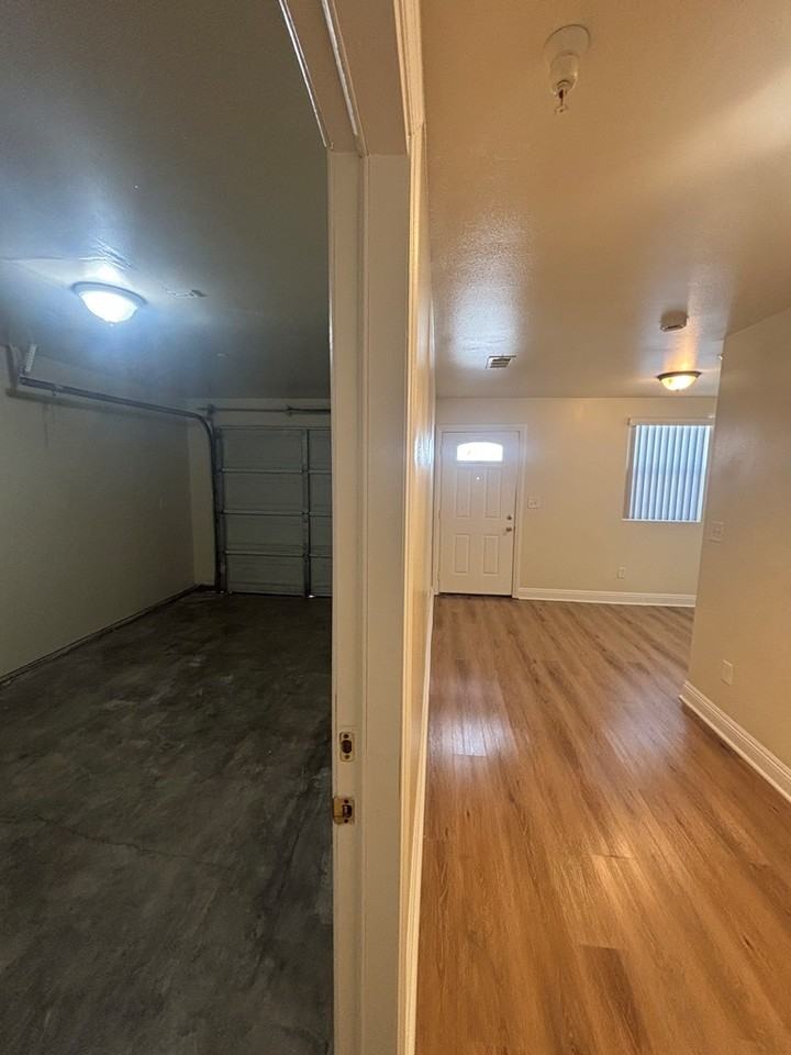 846 West 78th Street - Photo 6 of 15