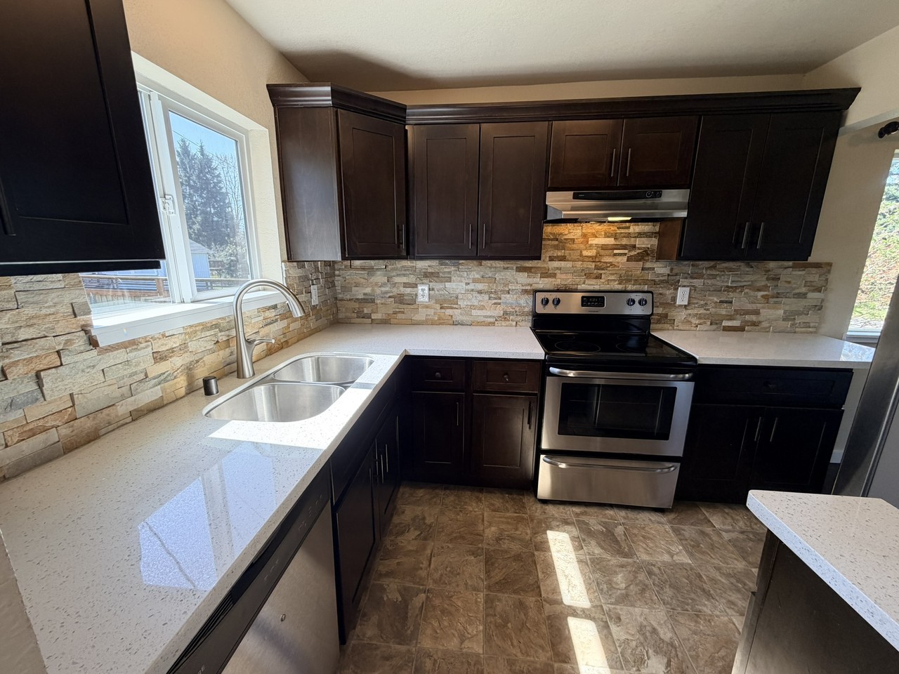 502 East 46th Street - Photo 3 of 27