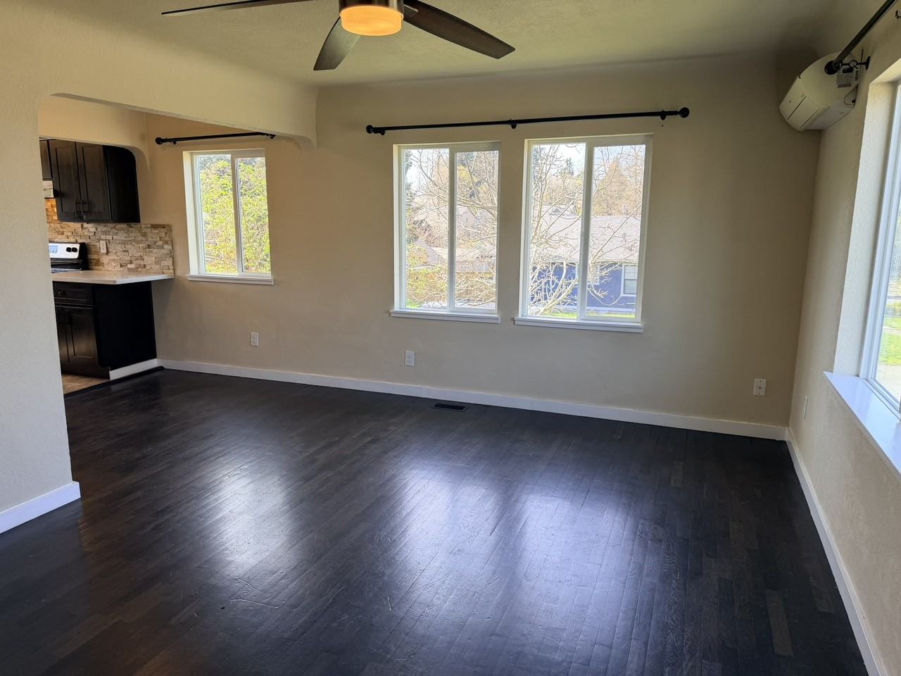 502 East 46th Street - Photo 6 of 27