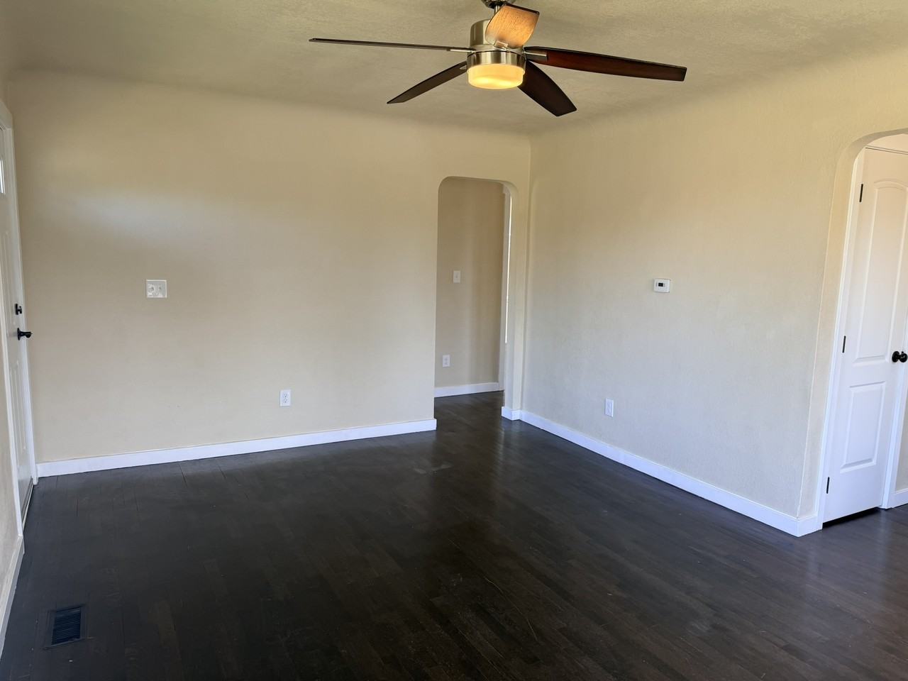 502 East 46th Street - Photo 7 of 27