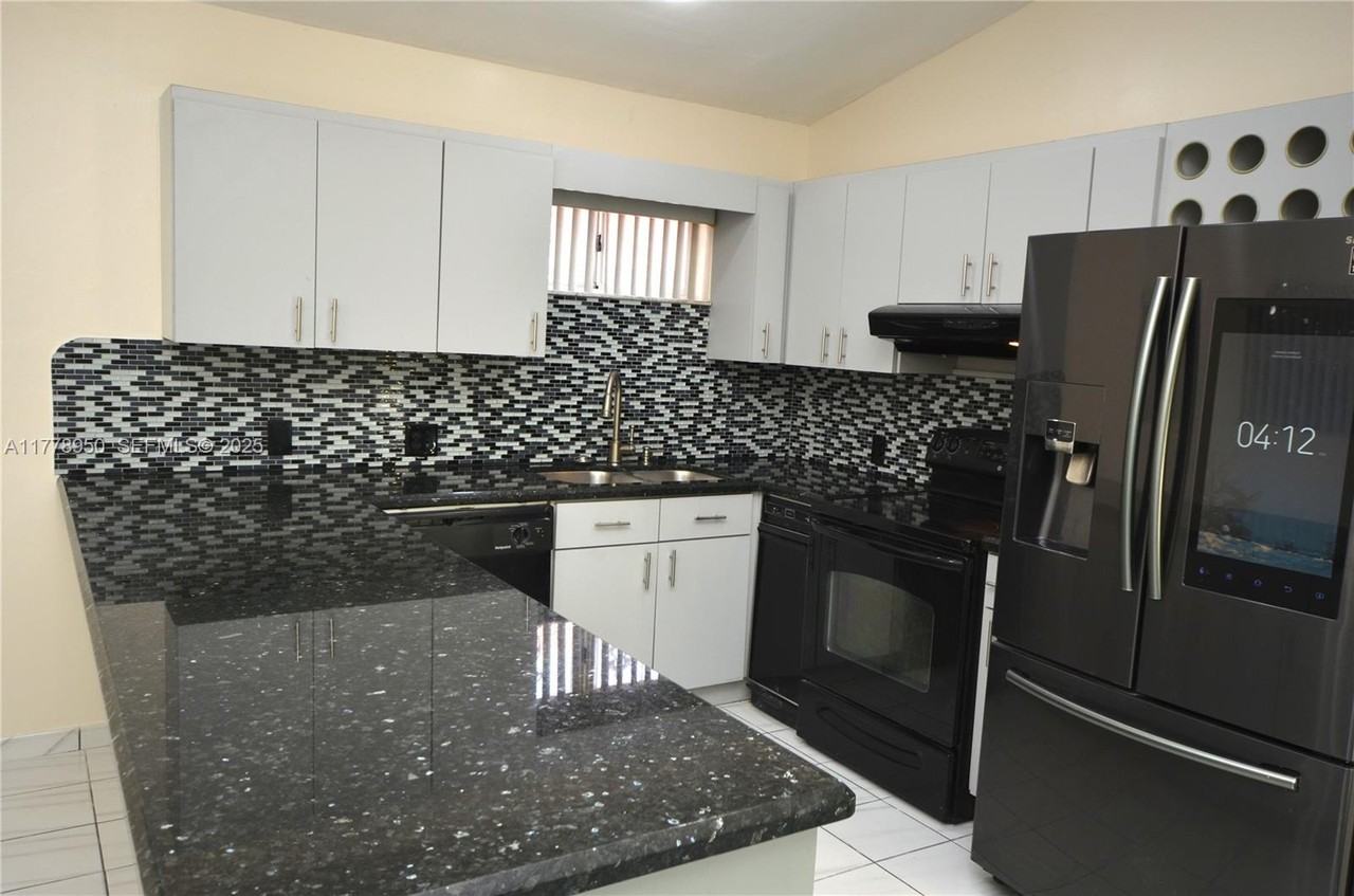 7333 West 29th Lane - Photo 3 of 5