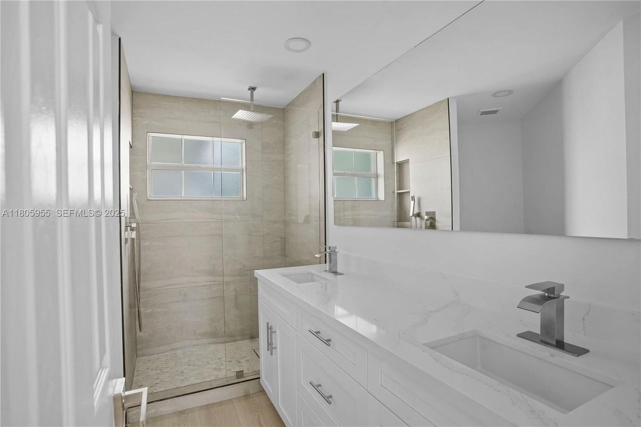 9354 Arborwood Circle #9354 - Photo 5 of 18