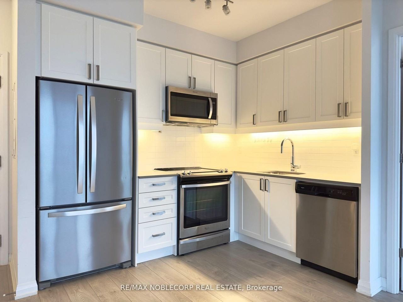 7895 Jane Street - Photo 4 of 11