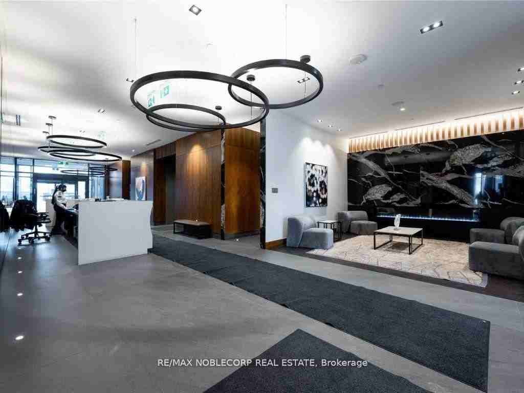 7895 Jane Street - Photo 2 of 11