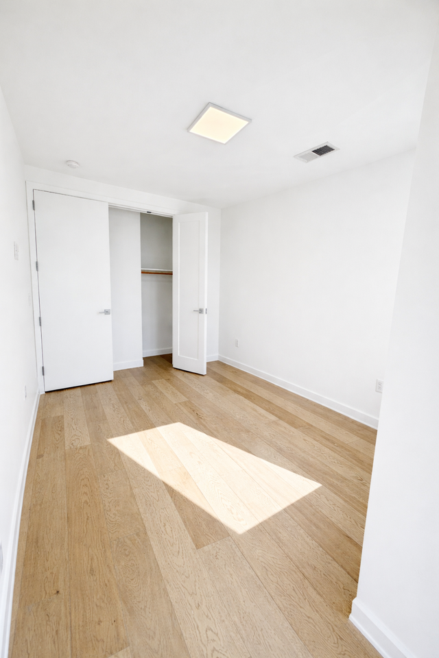 1806 I St Ne #02 - Photo 4 of 8