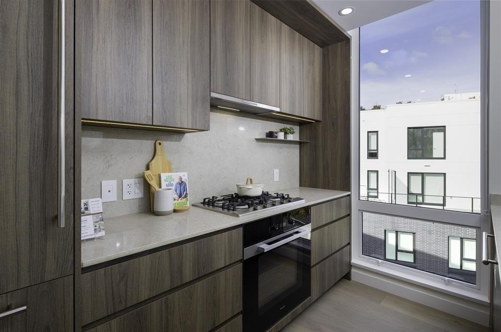 5212 Cambie St - Photo 4 of 24