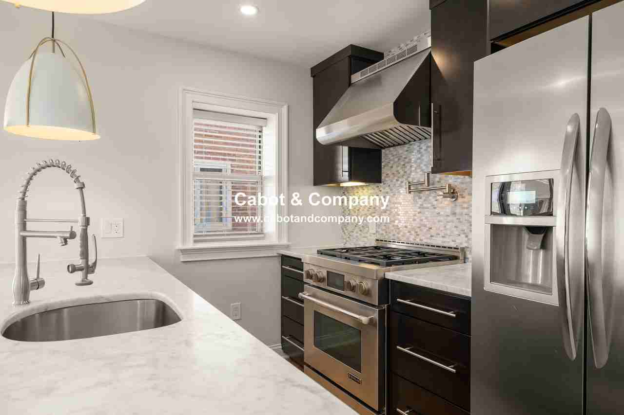 9 N Margin St #5 - Photo 3 of 12