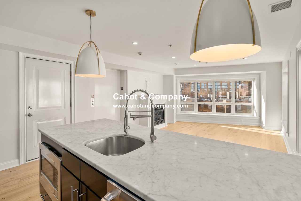 9 N Margin St #5 - Photo 4 of 12