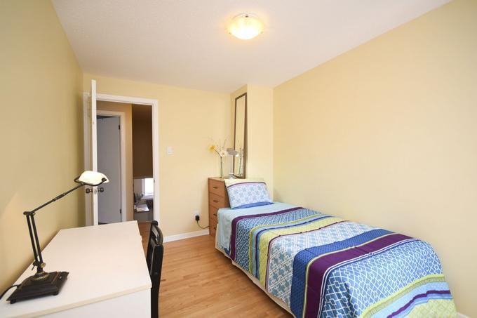 749 Springland Dr - Photo 2 of 9