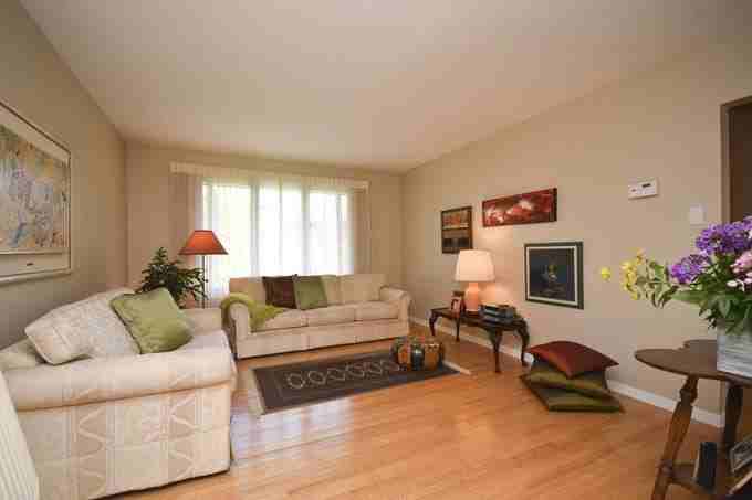 749 Springland Dr - Photo 4 of 9