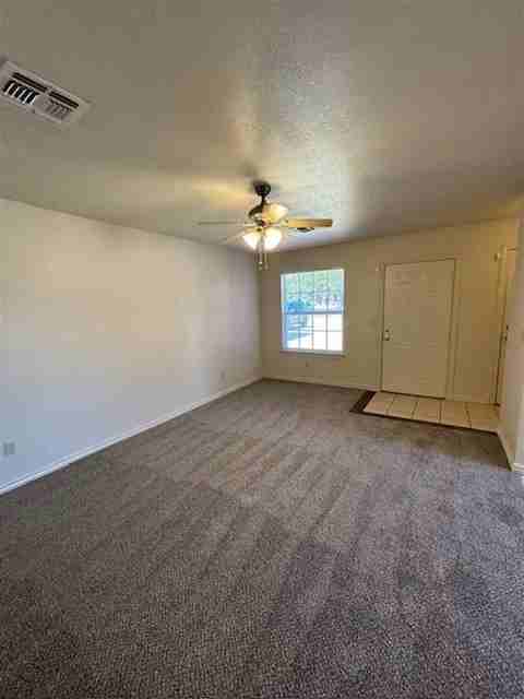 1202 Sw 25th St #B - Photo 4 of 21