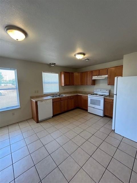 1202 Sw 25th St #B - Photo 6 of 21