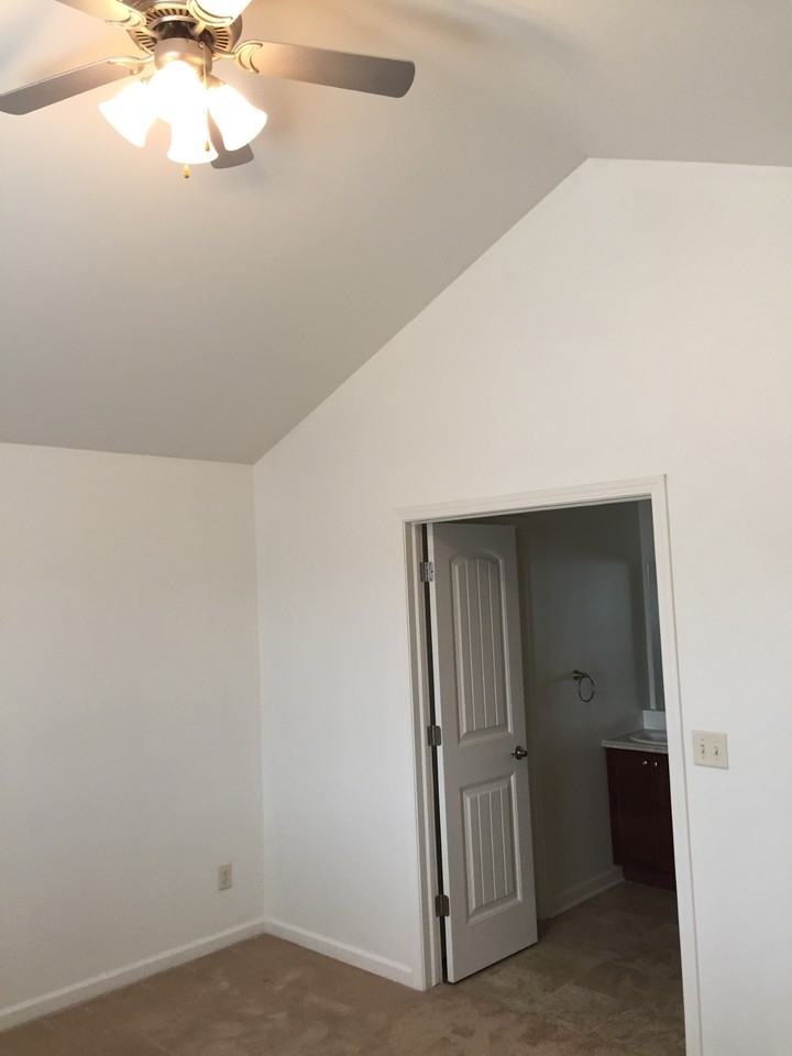 1119 Ridge Creek Cir #101 - Photo 5 of 17