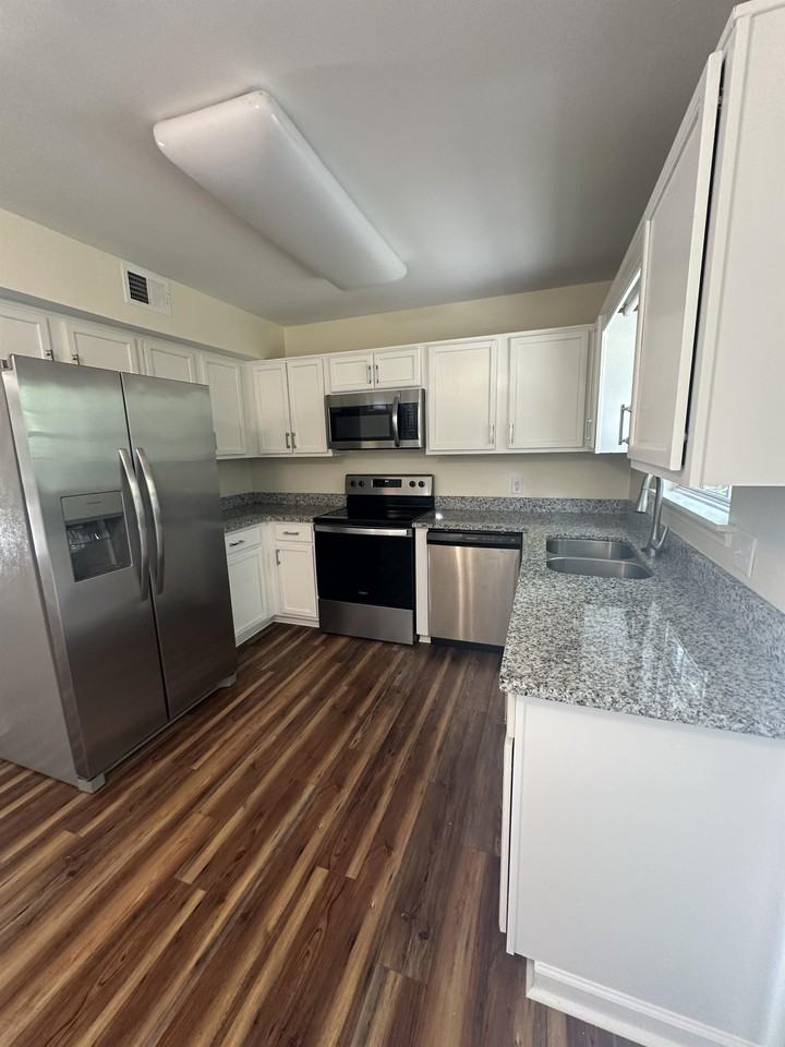 2203 1st Blvd Apt 501 #501 - Photo 2 of 7